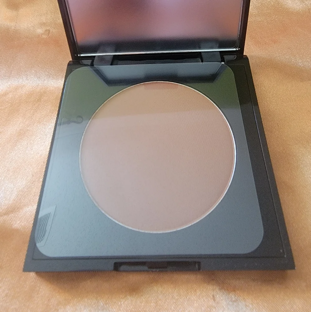 NIB KVoss Bronze Beauty Palette HARLEM